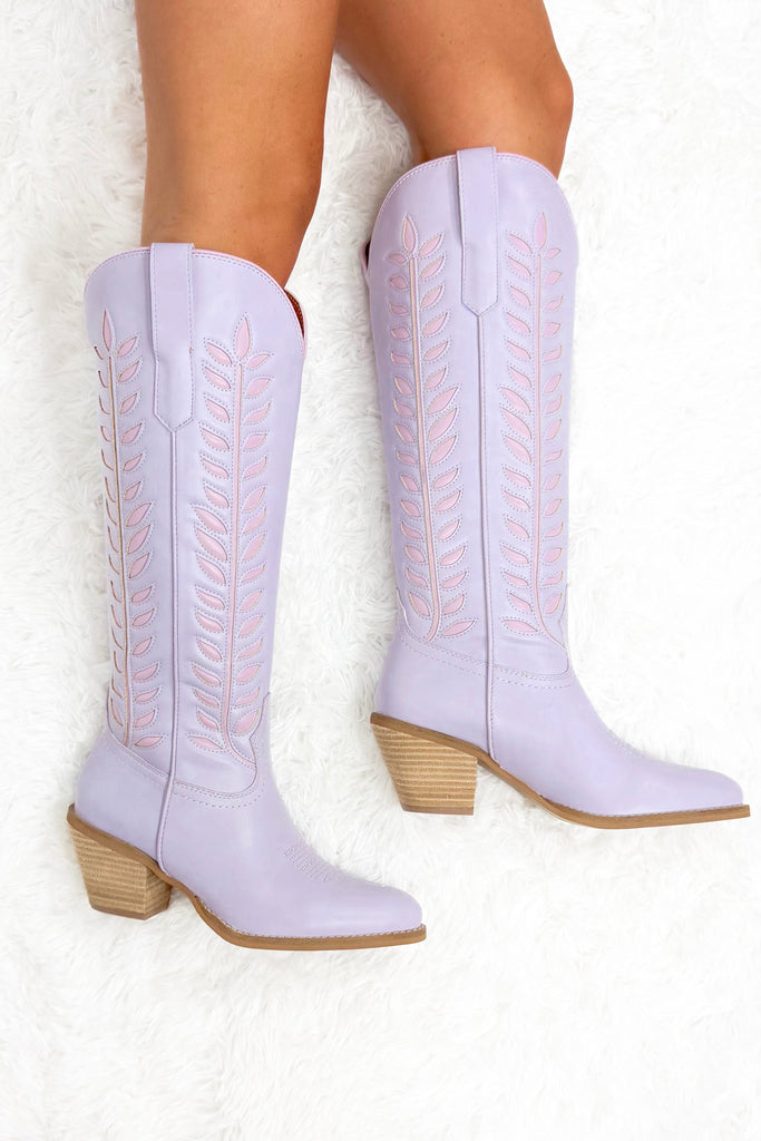 Colored Cut-Out Boots in Lilac