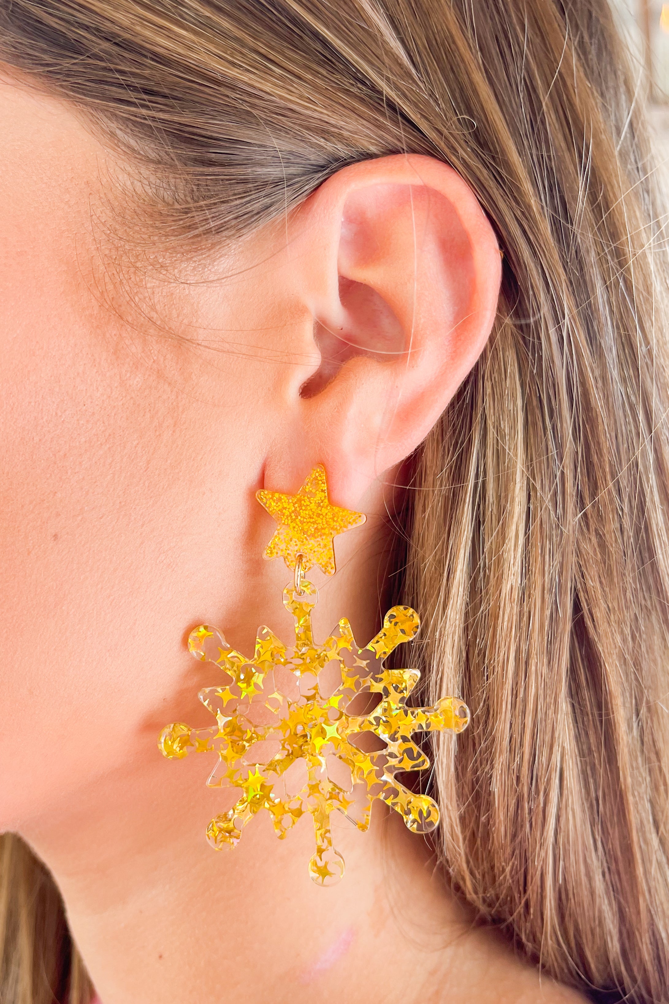 Gold snowflake earrings deals