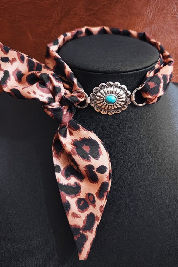 In the Wild Concha Choker in Leopard