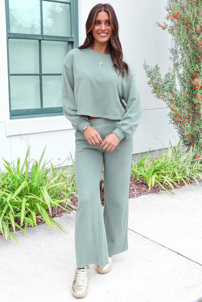 cropped sweatshirt