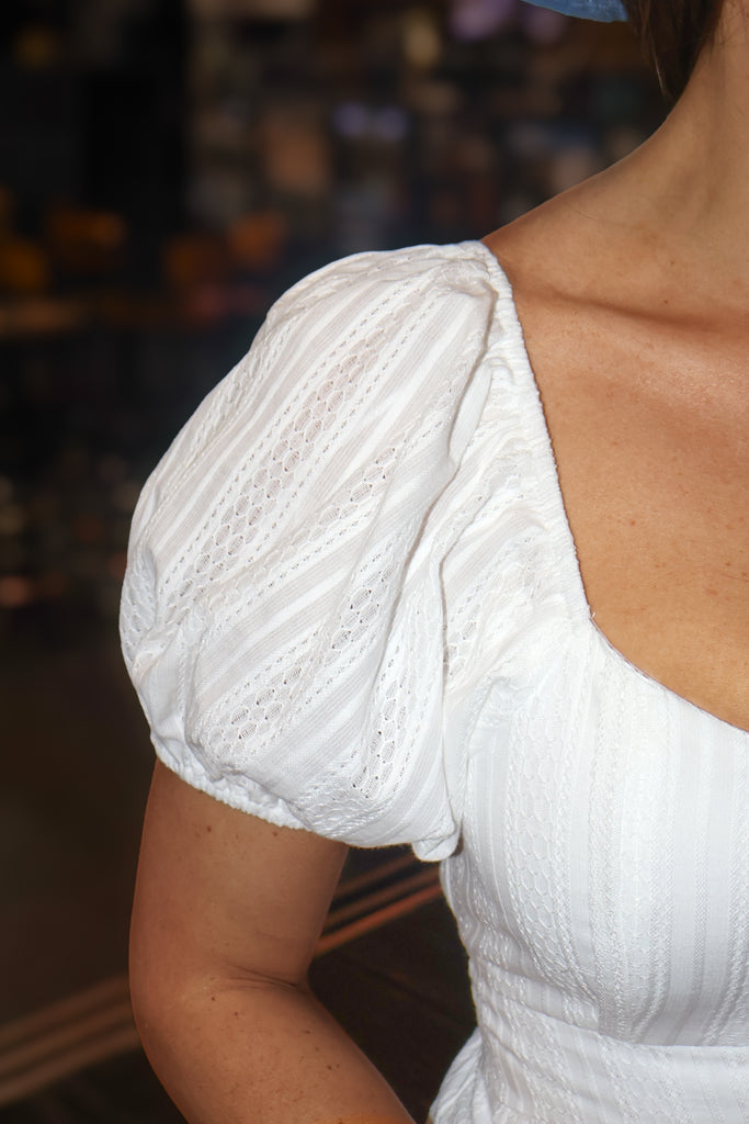 close up of puff sleeve on dress