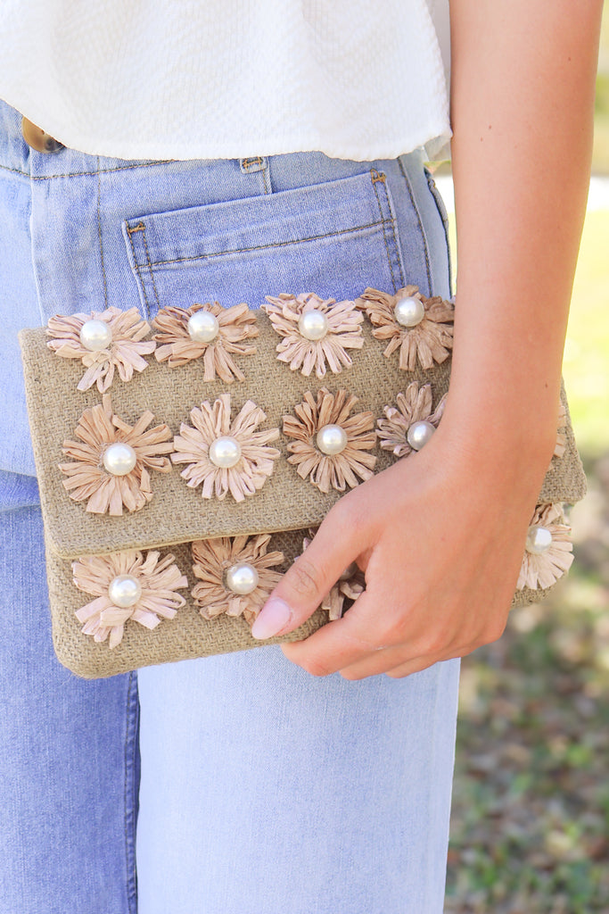 raffia clutch with straw flowers with pearls