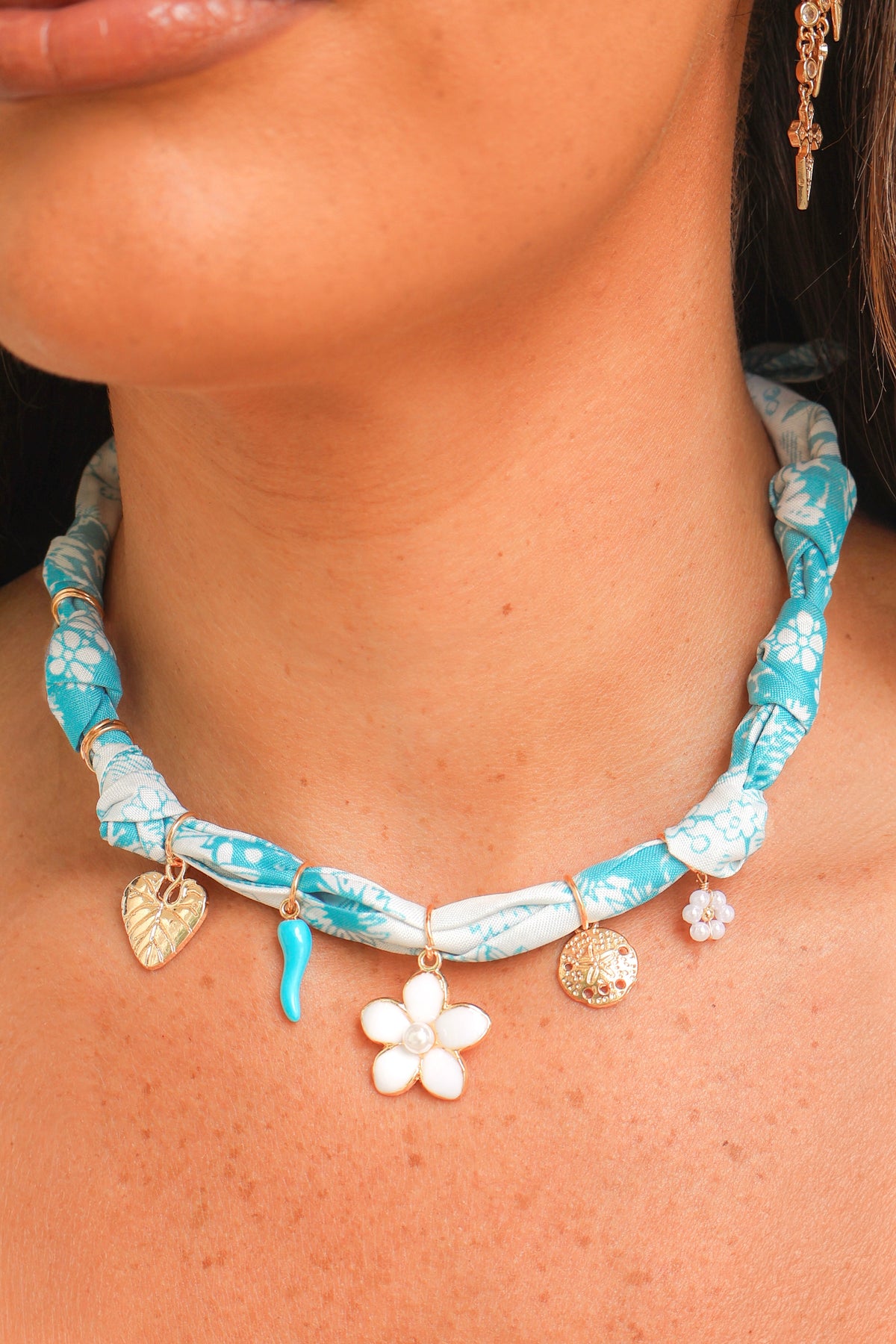 Blooming Daydream White Flower Charm Scarf Necklace-ACC NECKLACE