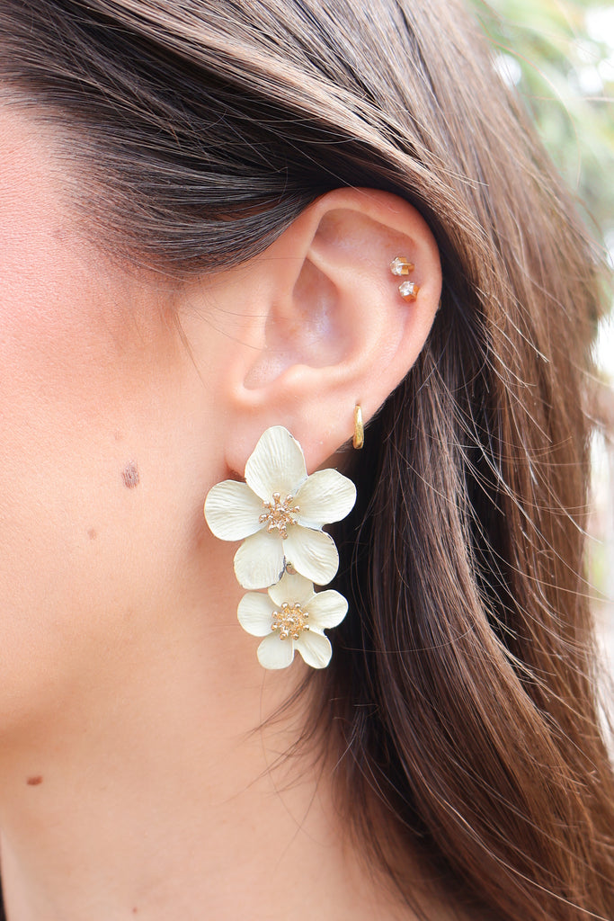 off white flower dangle earrings